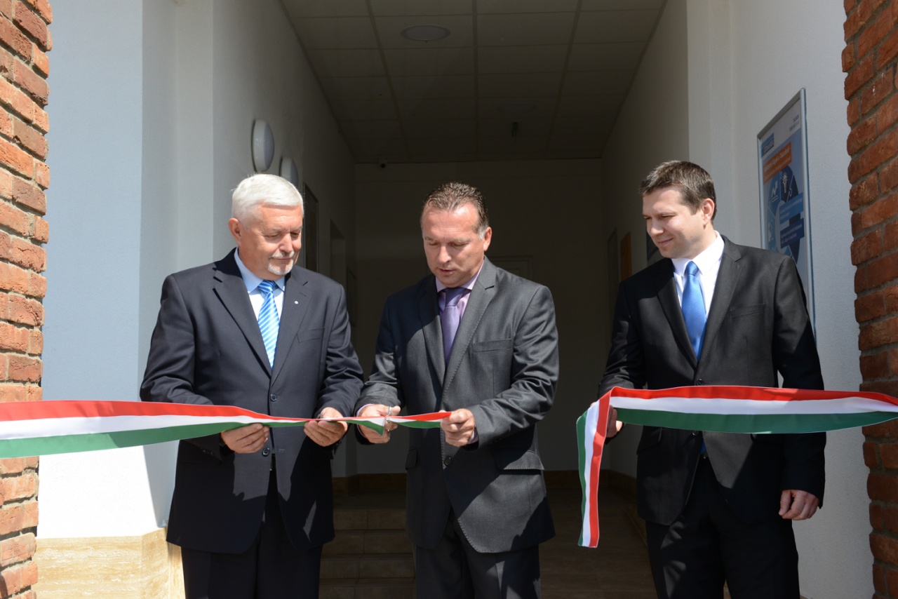 Átadták a Szabolcs Takarék megújult nagyecsedi fiókját