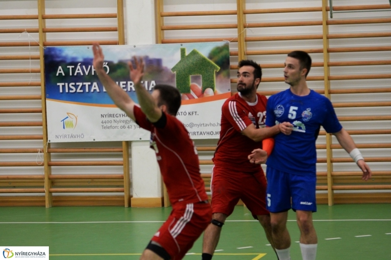 Rajt előtt a kézisek