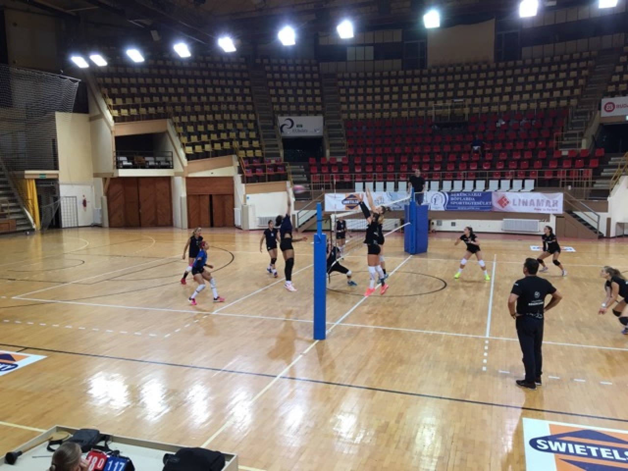 Bajnokot vertek a röpisek