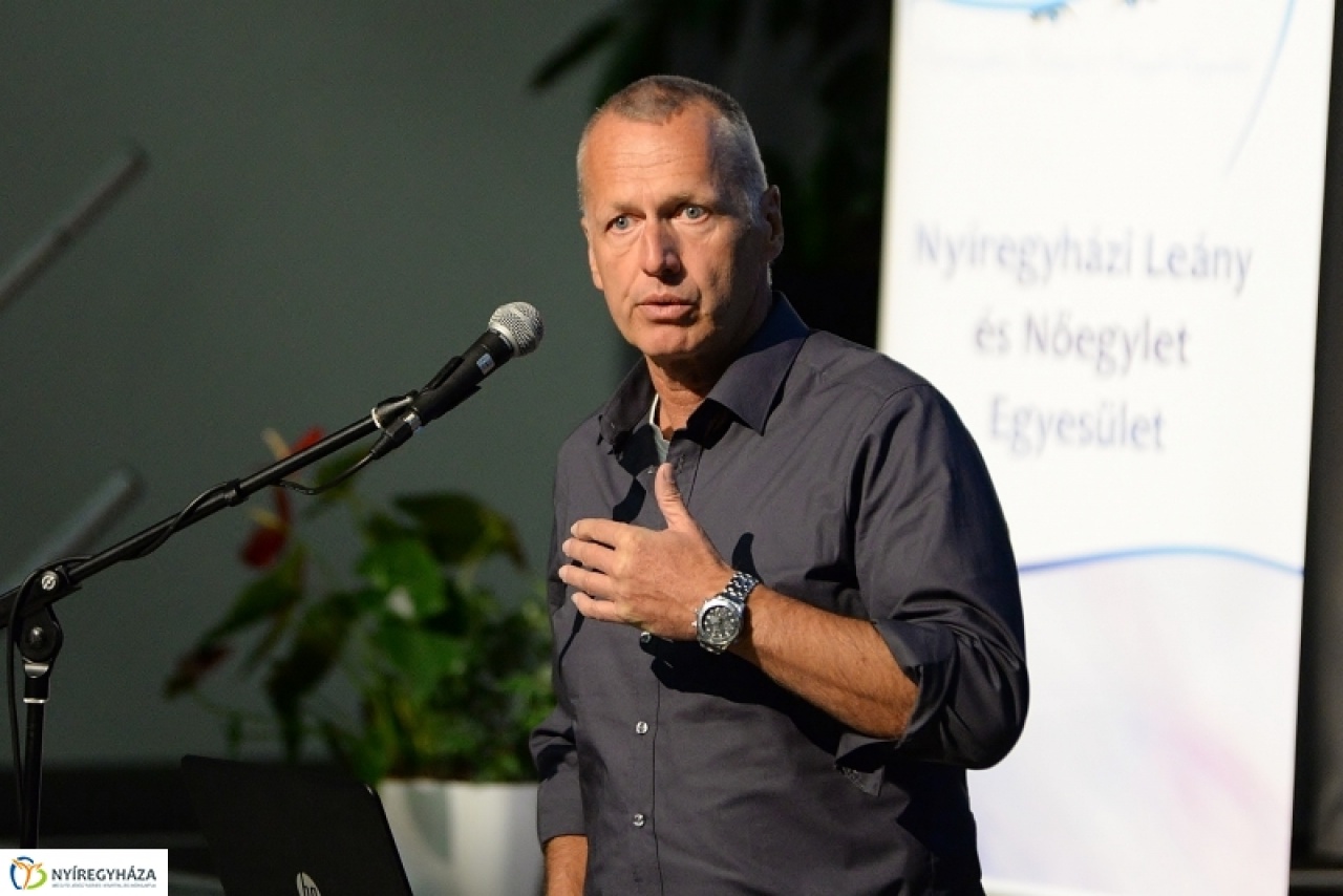 Georg Spöttle a migrációról, a terrorizmusról