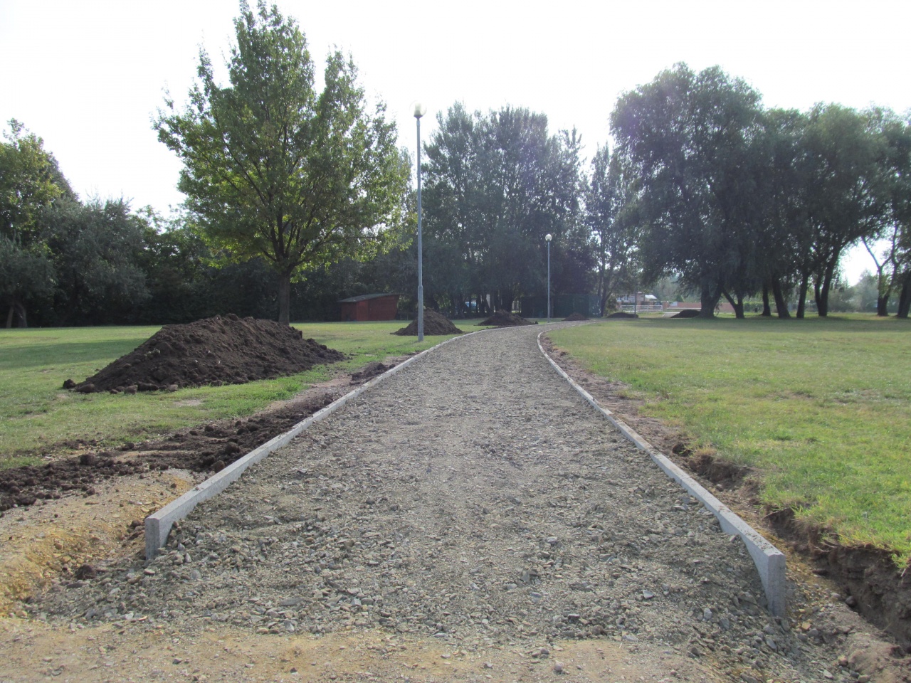 Sétányfelújítás és -építés Bujtoson