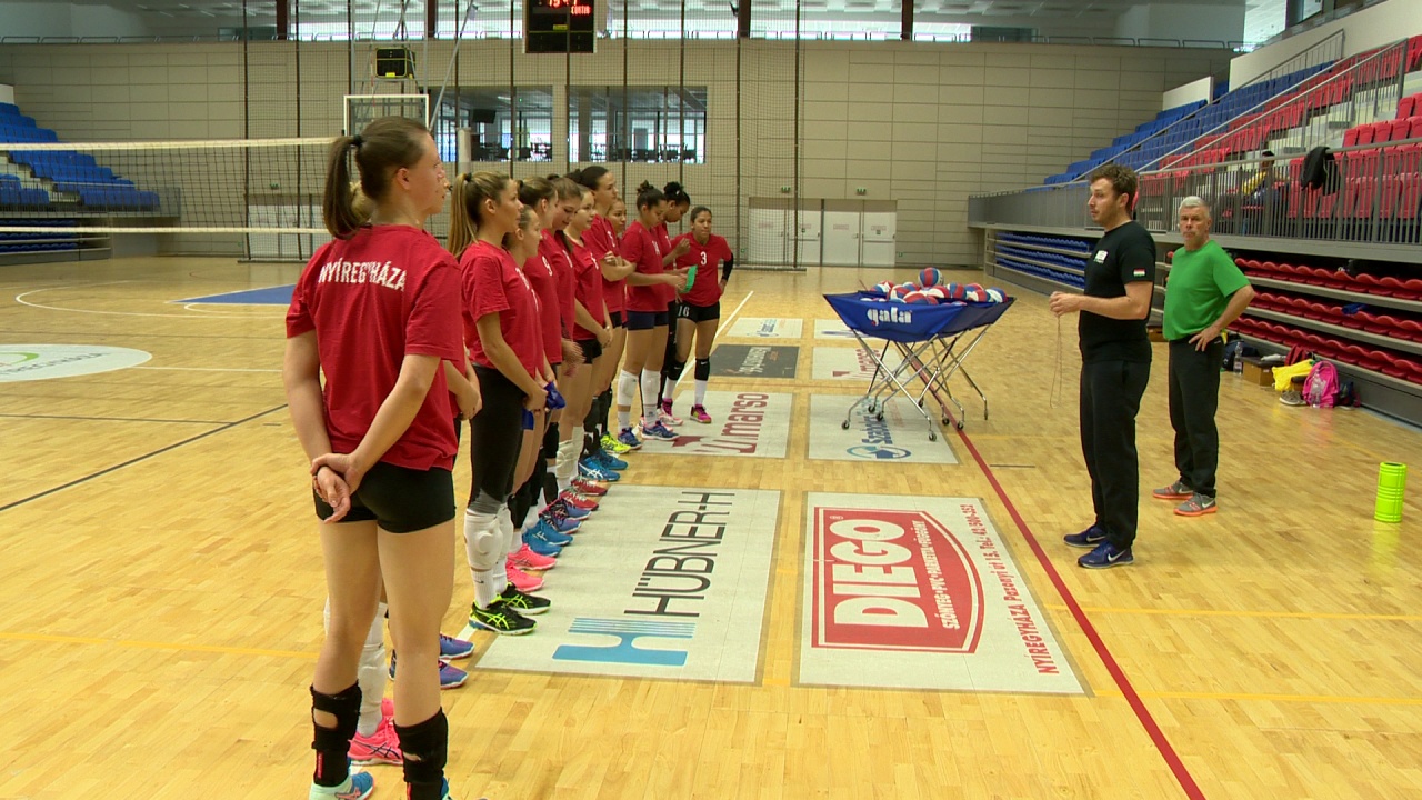 Rajt előtt a röplabdások