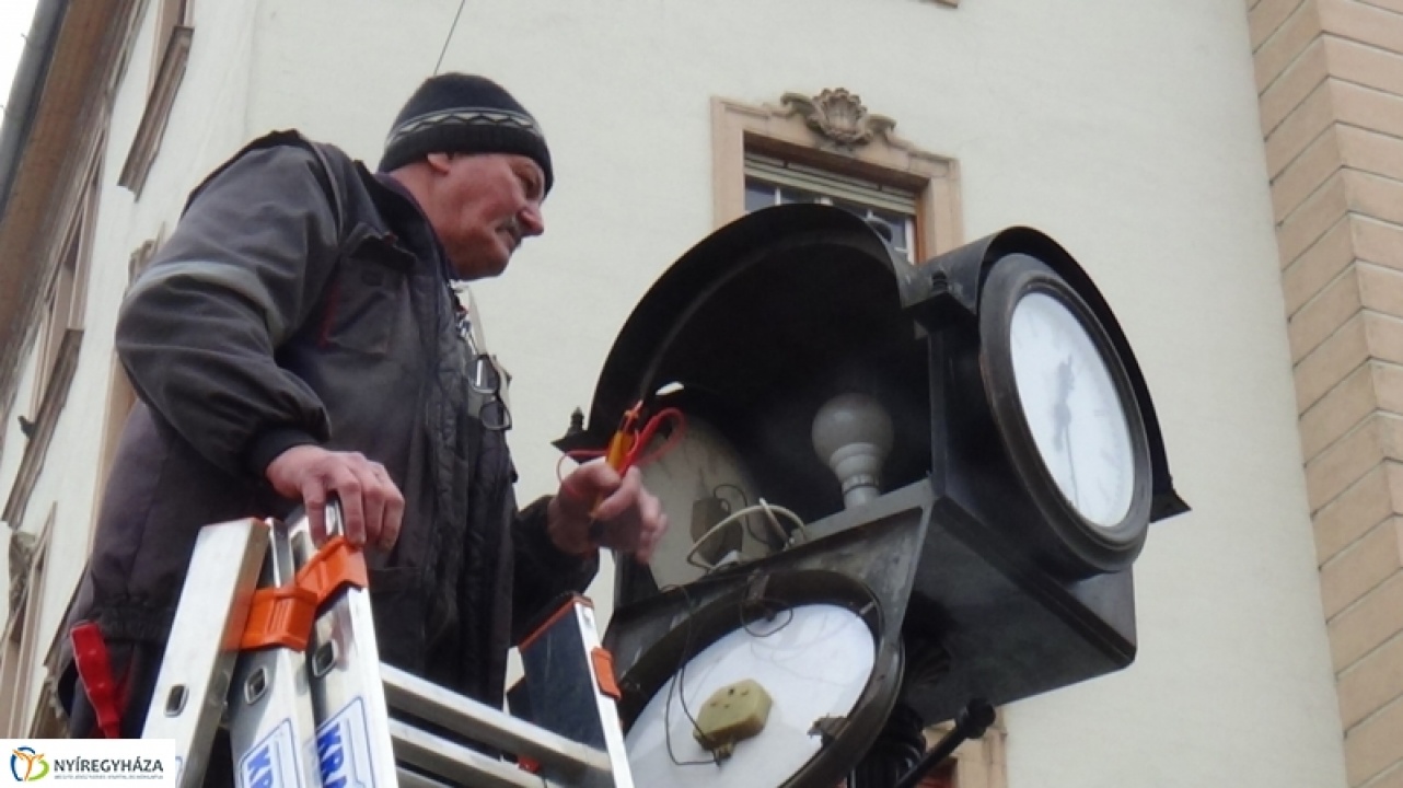 Vasárnap óraátállítás