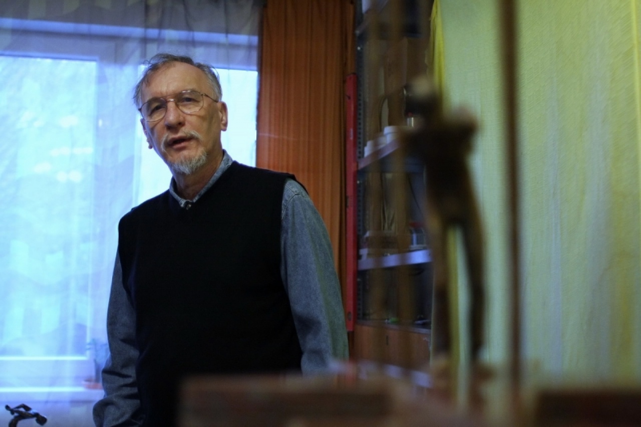 Ketten csinálták: az üveg és õ