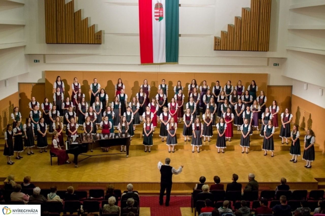 Értékes Esték a Cantemusszal