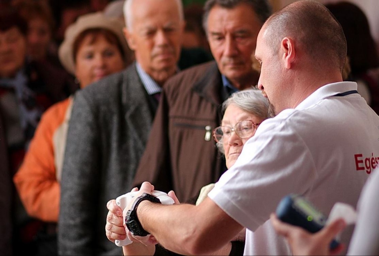 Ingyenes egészségügyi szűrés nyugdíjasoknak