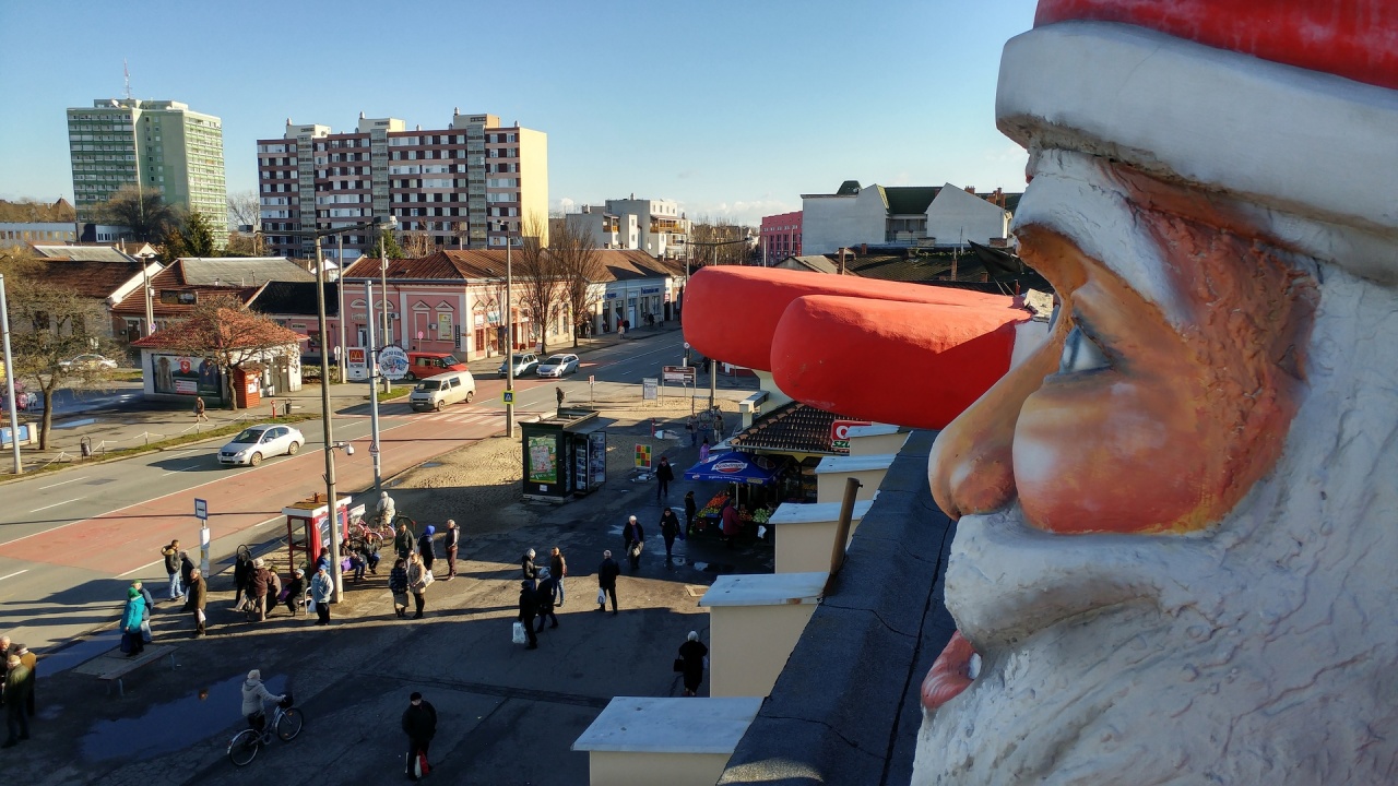 Mától integet a Mikulás!