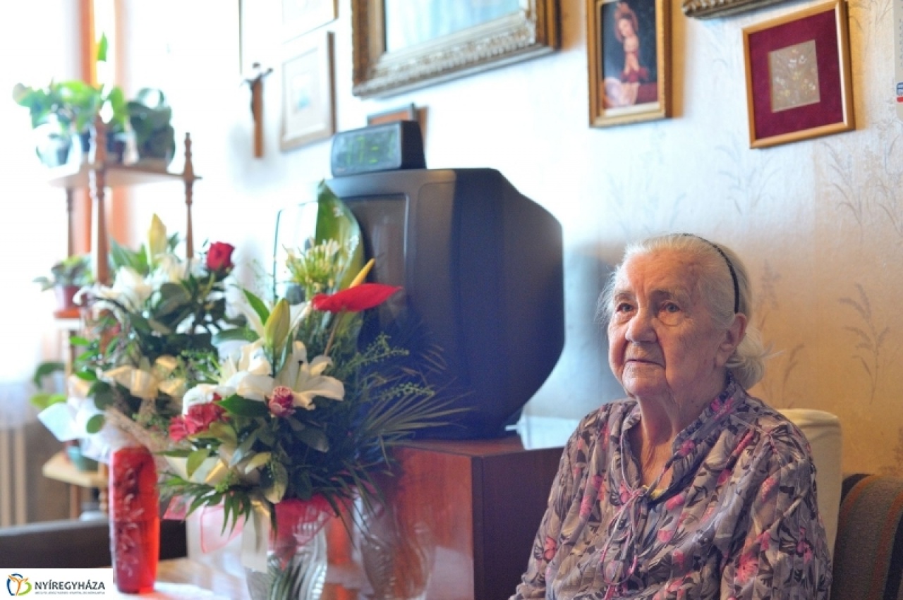 Annuska néni 95 éves