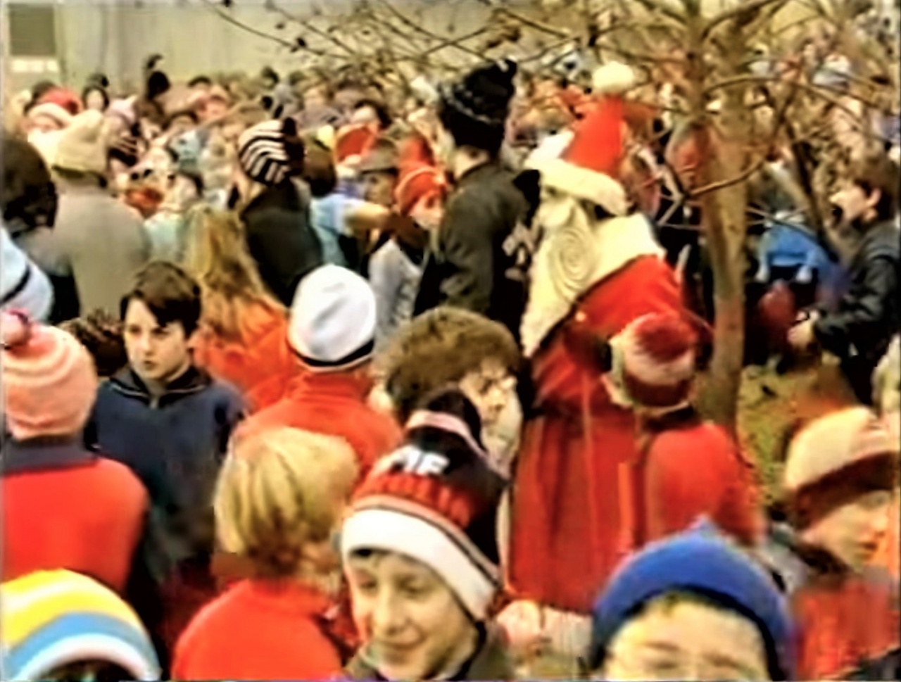 30 évvel ezelőtt rendezték az első Mikulásfutást Nyíregyházán