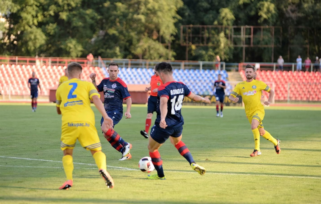 Csákváron zár a Szpari