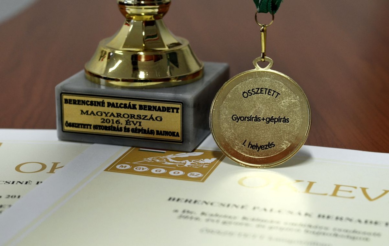 Örökös gépíróbajnok az egyetemen