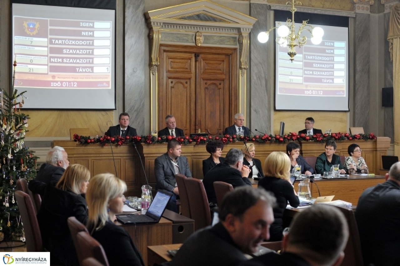 Díjzuhatag a közgyűlésen