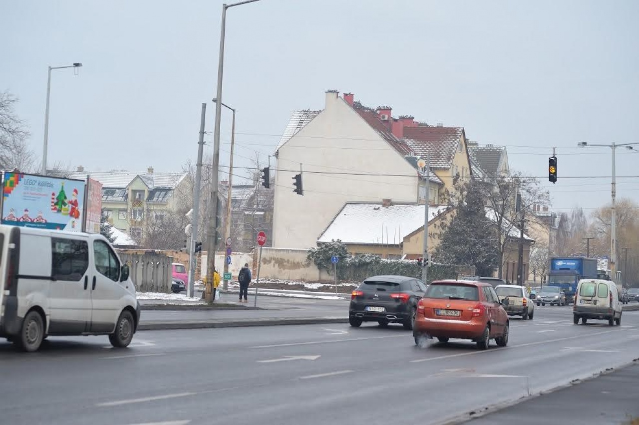 Újabb csomópont épül át