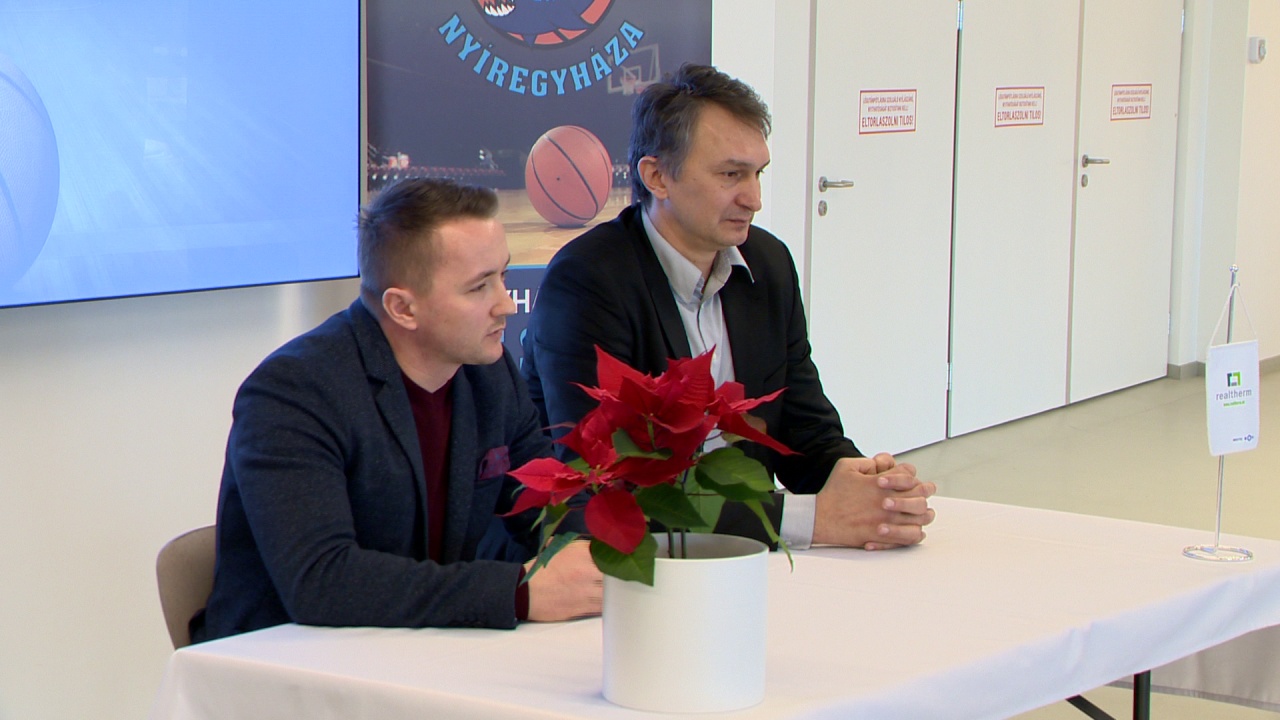 Kalapács alá került a mez