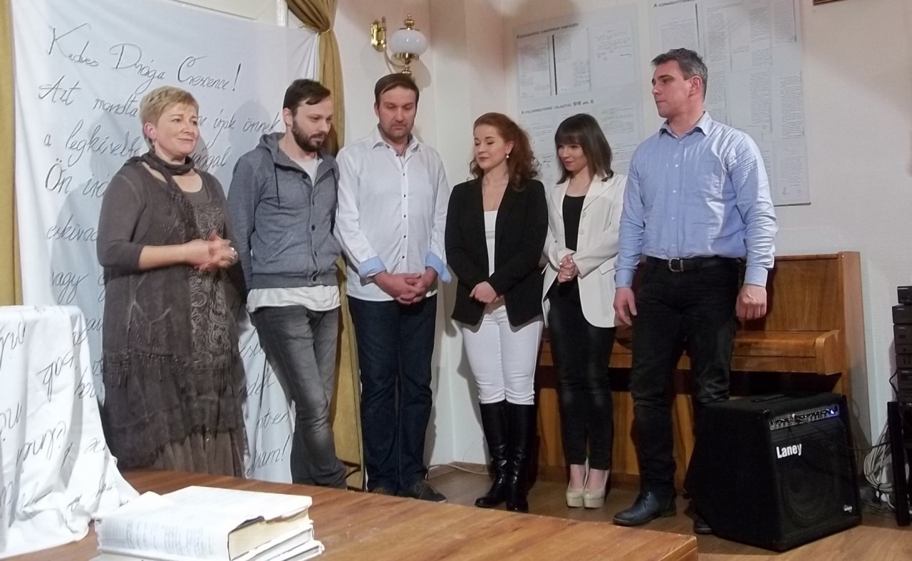 Nyitány a villában