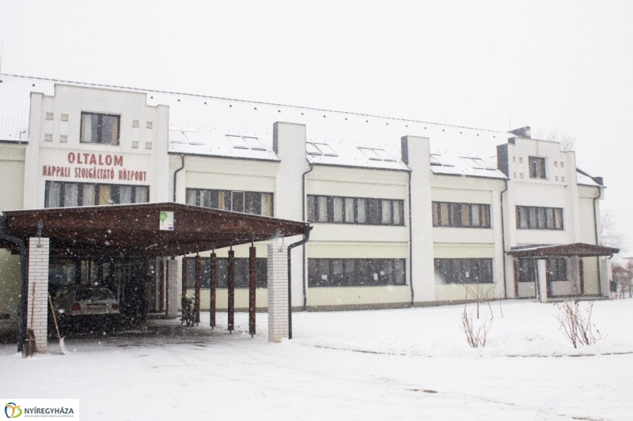 Meleg ruhák rászorulóknak