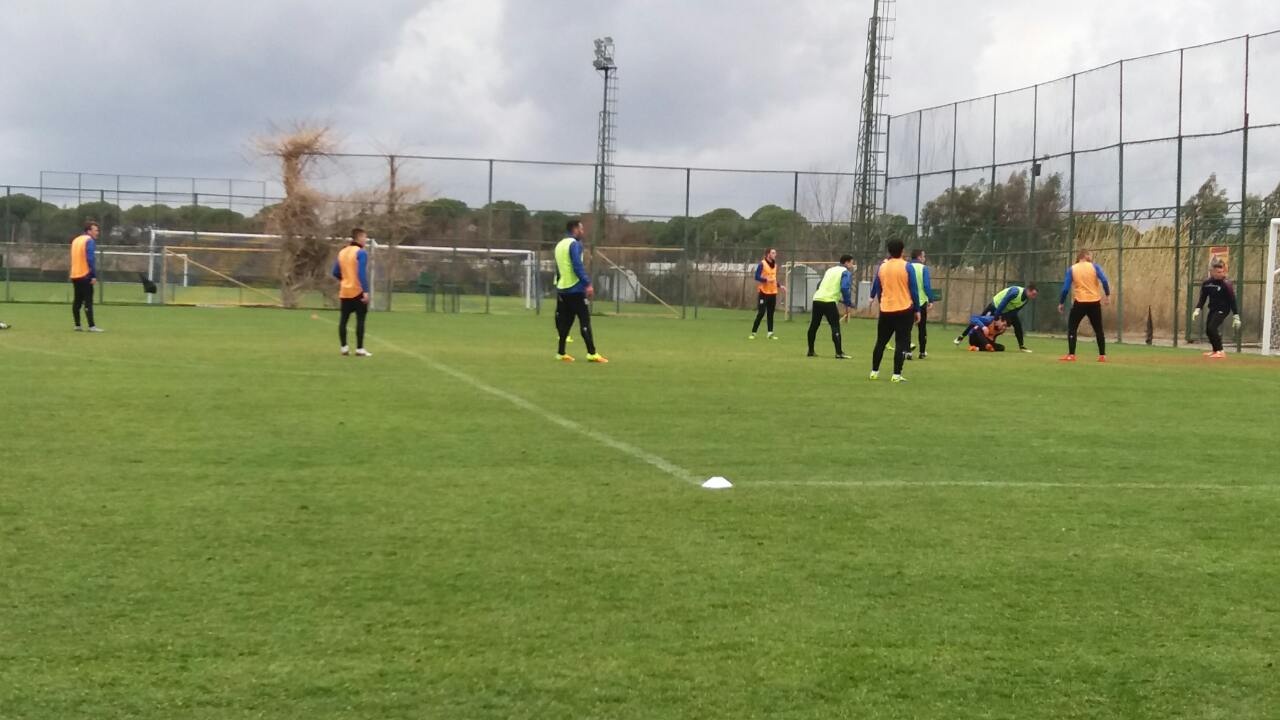 Edzőmeccset játszik a Szpari