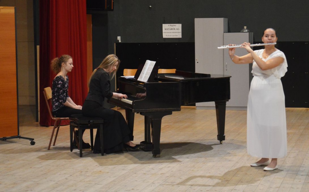 Középiskolások zenei versenye