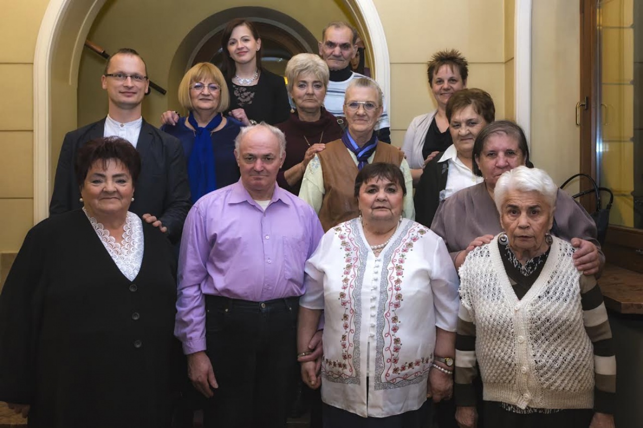 Vegyenek már minket emberszámba!