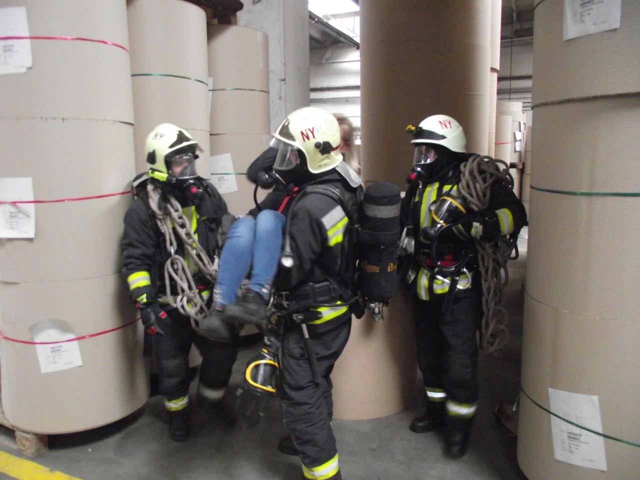 Közös gyakorlatot tartottak a papírgyárban