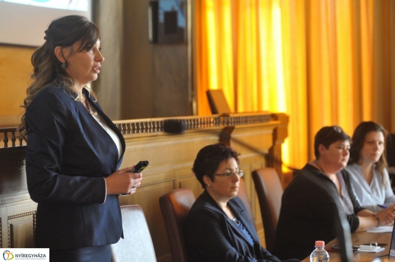 Figyelnek a gyerekekre