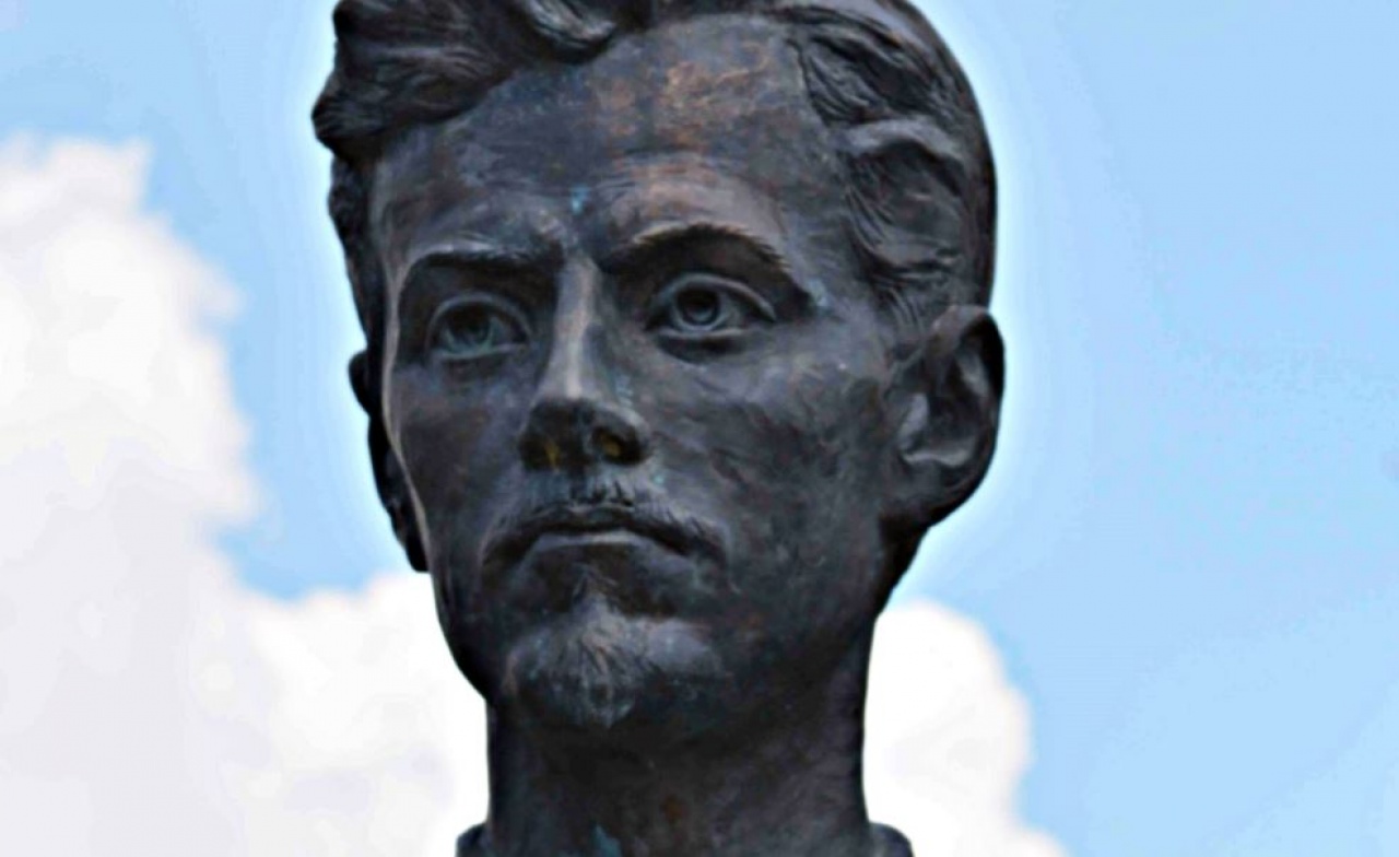 Petõfi szobra Oroson