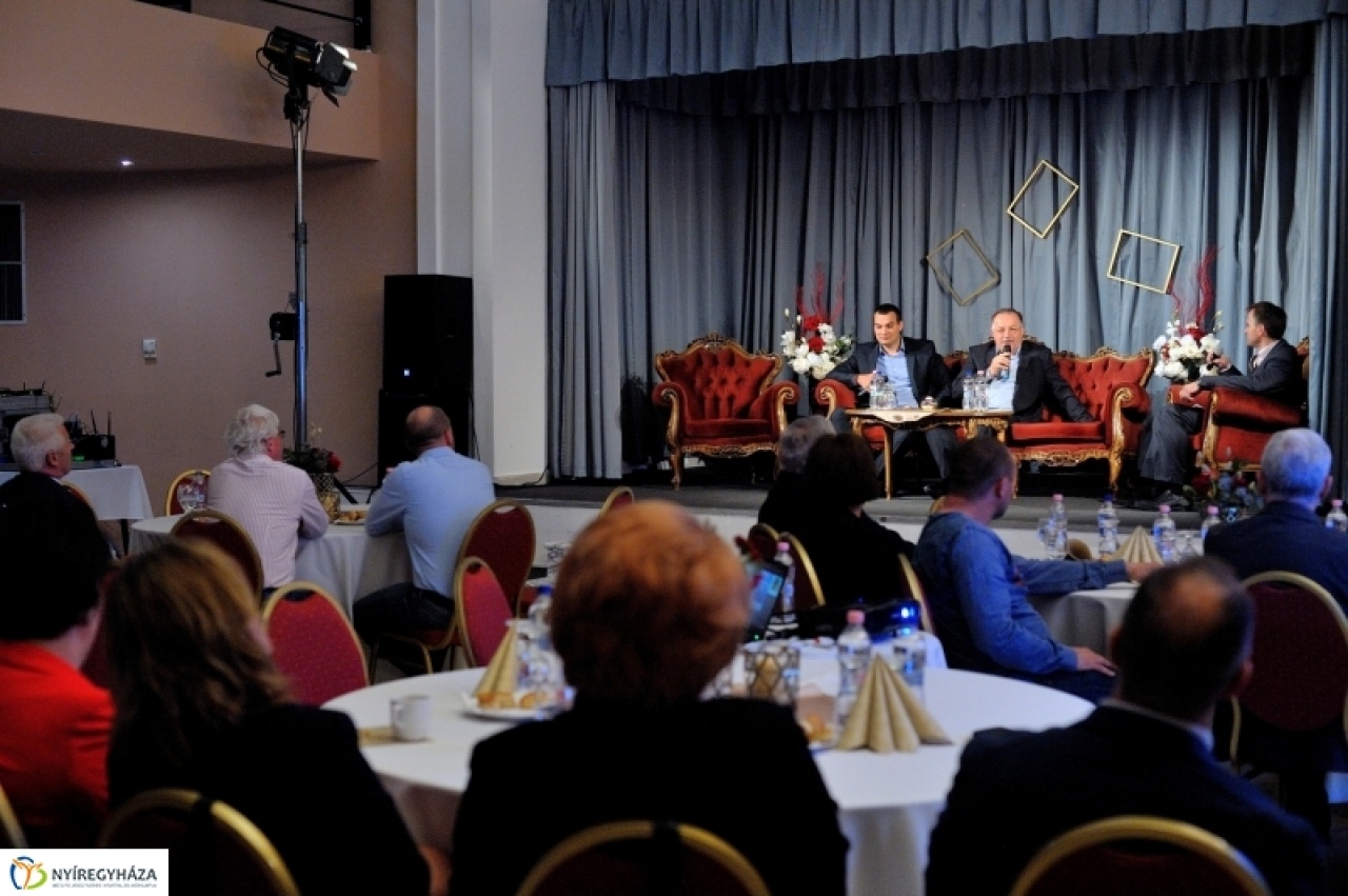 „Előttem az utódom” – pódiumbeszélgetés a vállalkozói egyesületnél