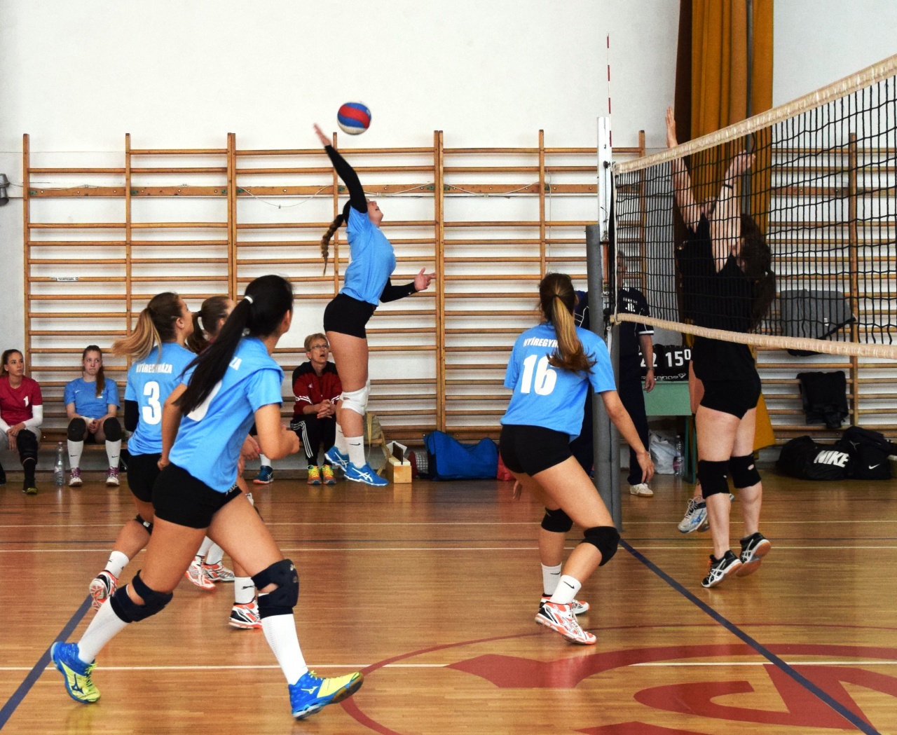 Érmekkel zártak a röplabdások