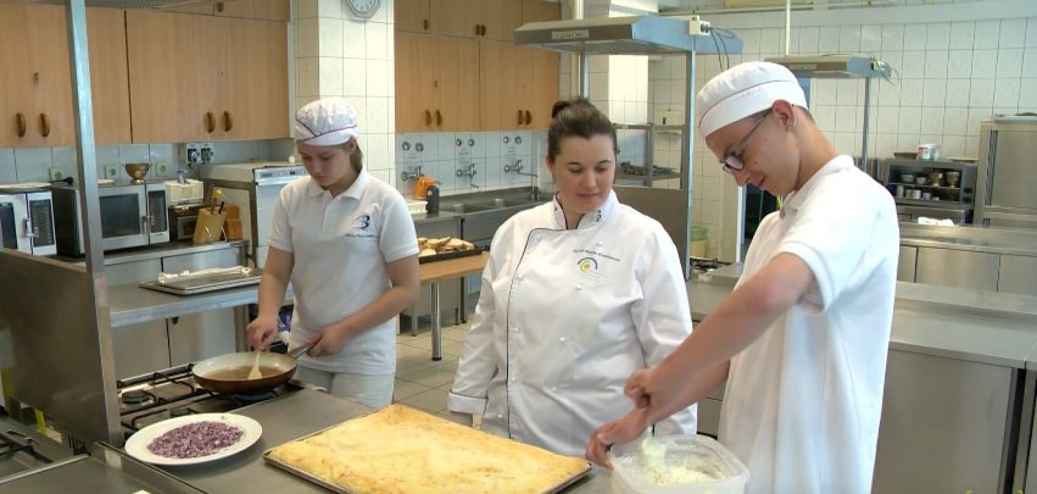 Ezer adag kenyérlángos a Városnapon