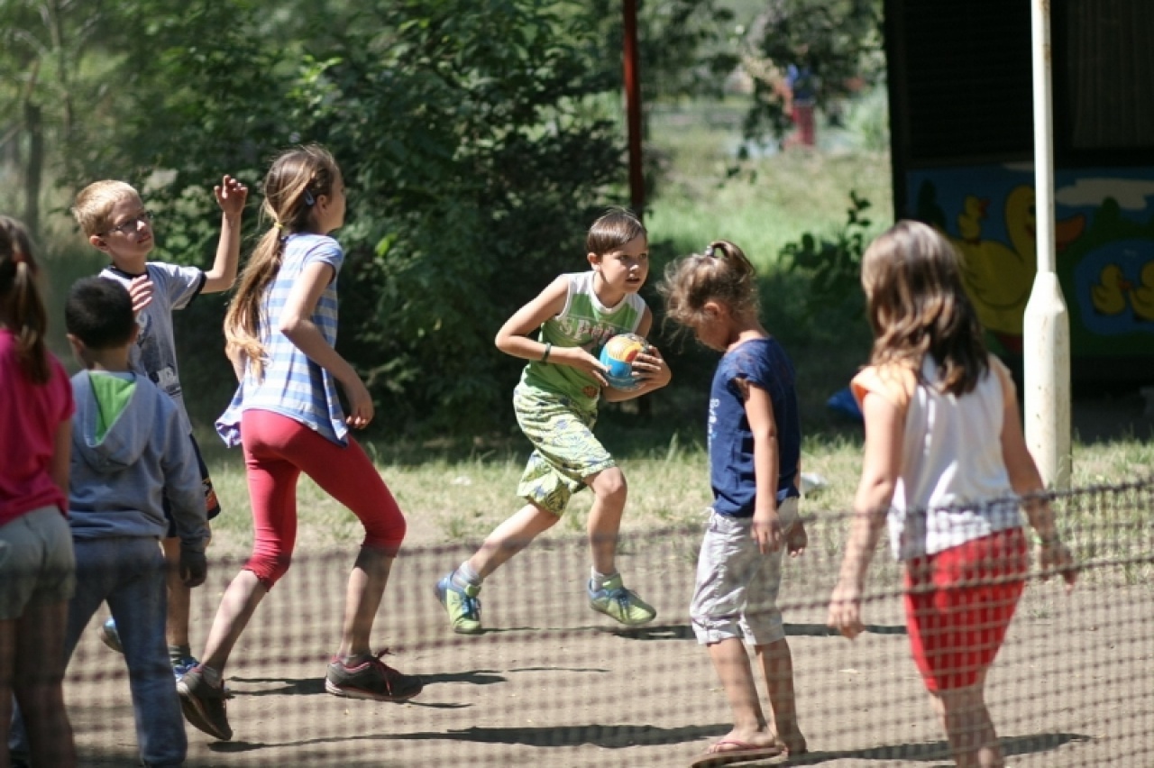 Nyakunkon a nyári tábor