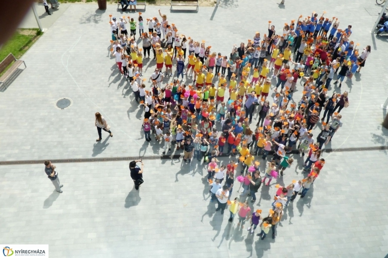 Mindenkinek kicsengettek - Véget ért a Mindenkinek becsengettek!