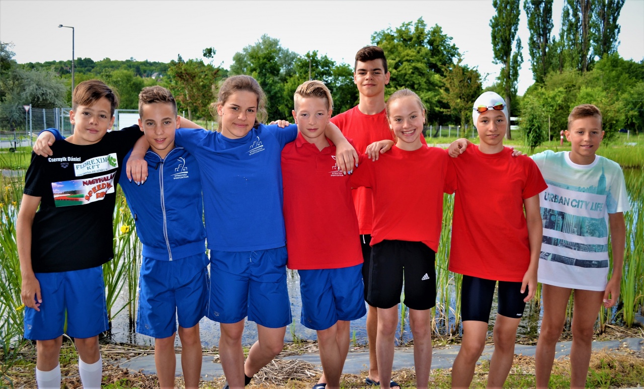 Két fronton küzdöttek a Sportcentrum úszói