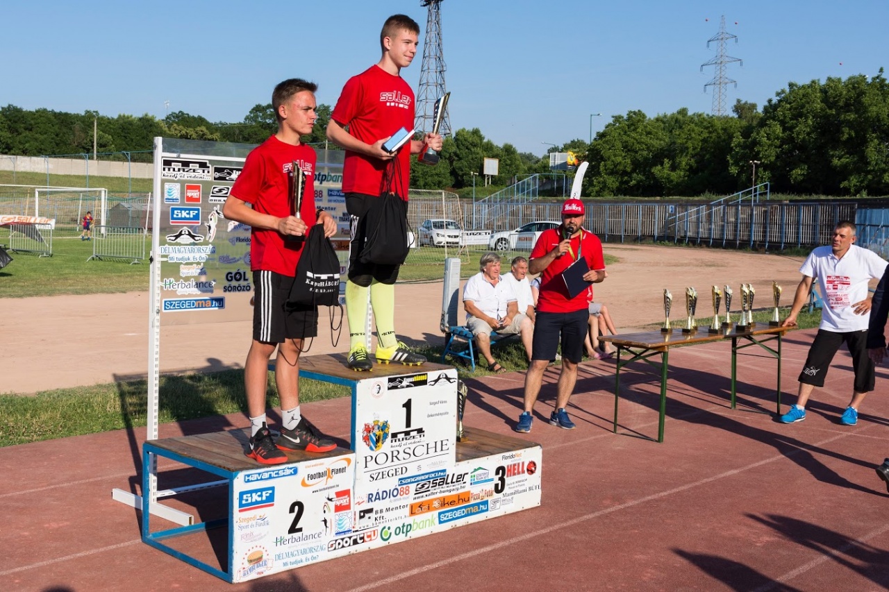 Bozsikos sikerek a Kapusháborún