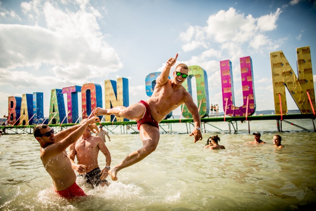 Balaton Sound - Szerdán indul az elektronikus zenei fesztivál