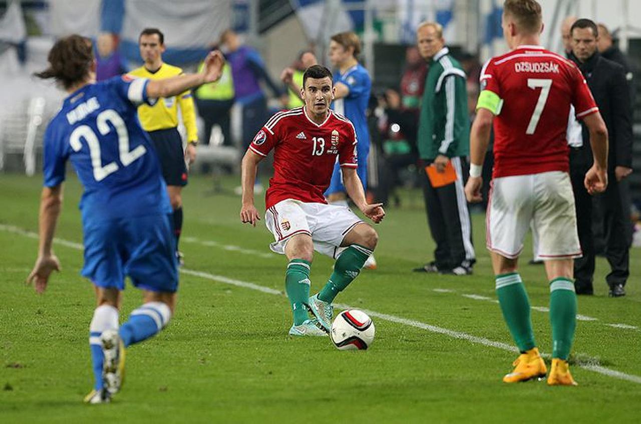 Válogatott játékost igazolt a Szpari