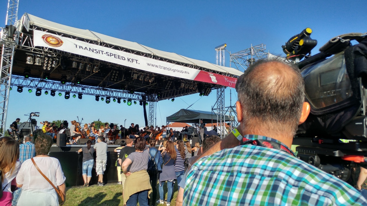 Ezerrel tolják a LESZ FESZT-en!