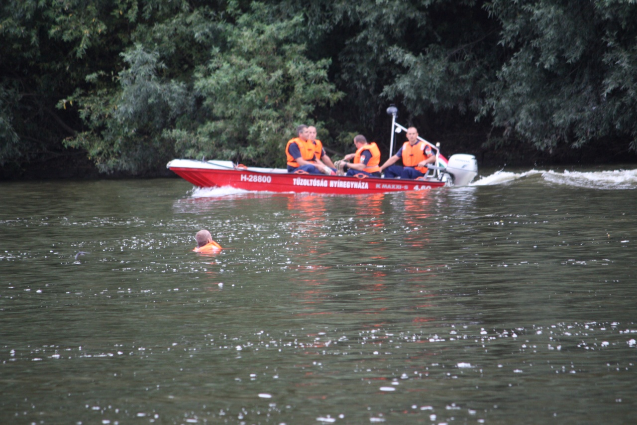 A vízből való mentést gyakorolták