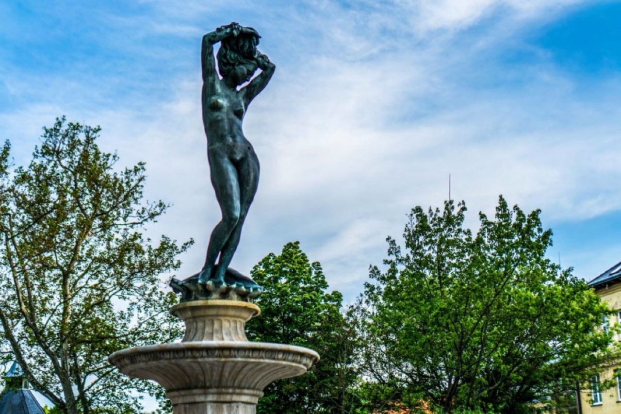 A szépség diadalmas szobra