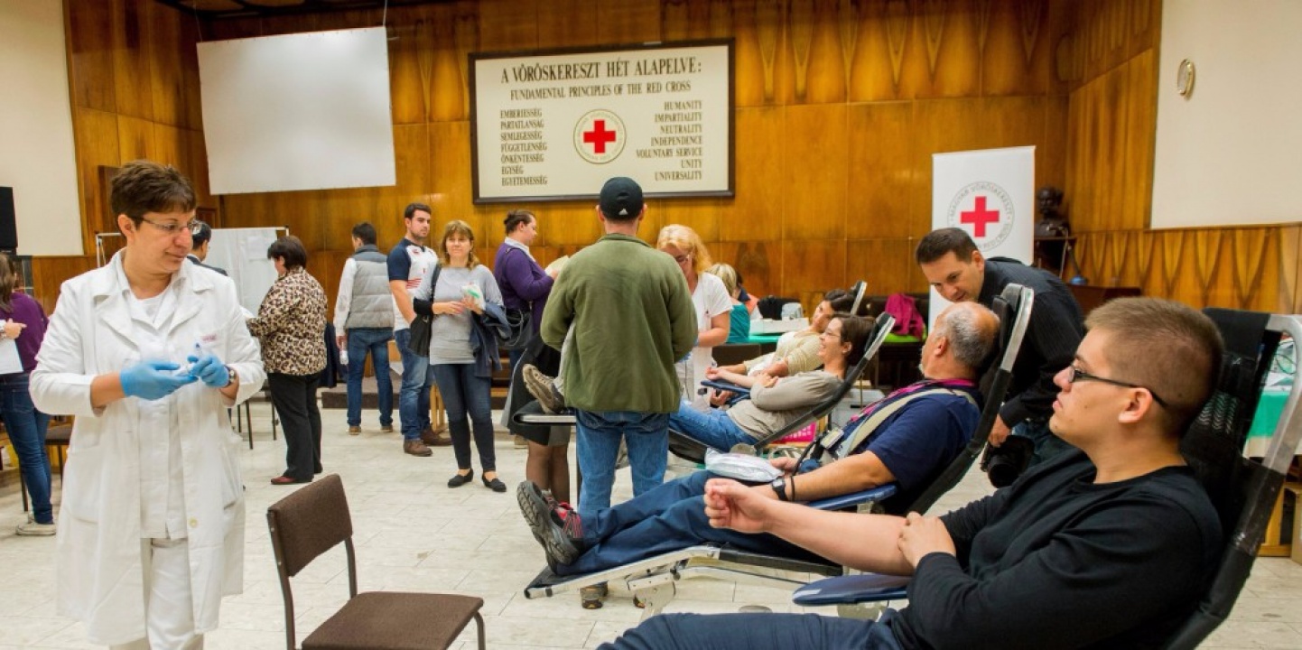 Egyre menőbb vért adni!