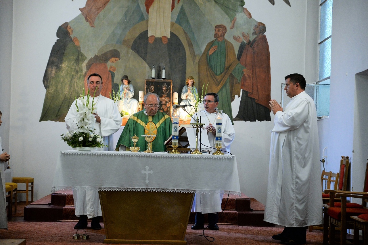 Elbúcsúzott a plébános