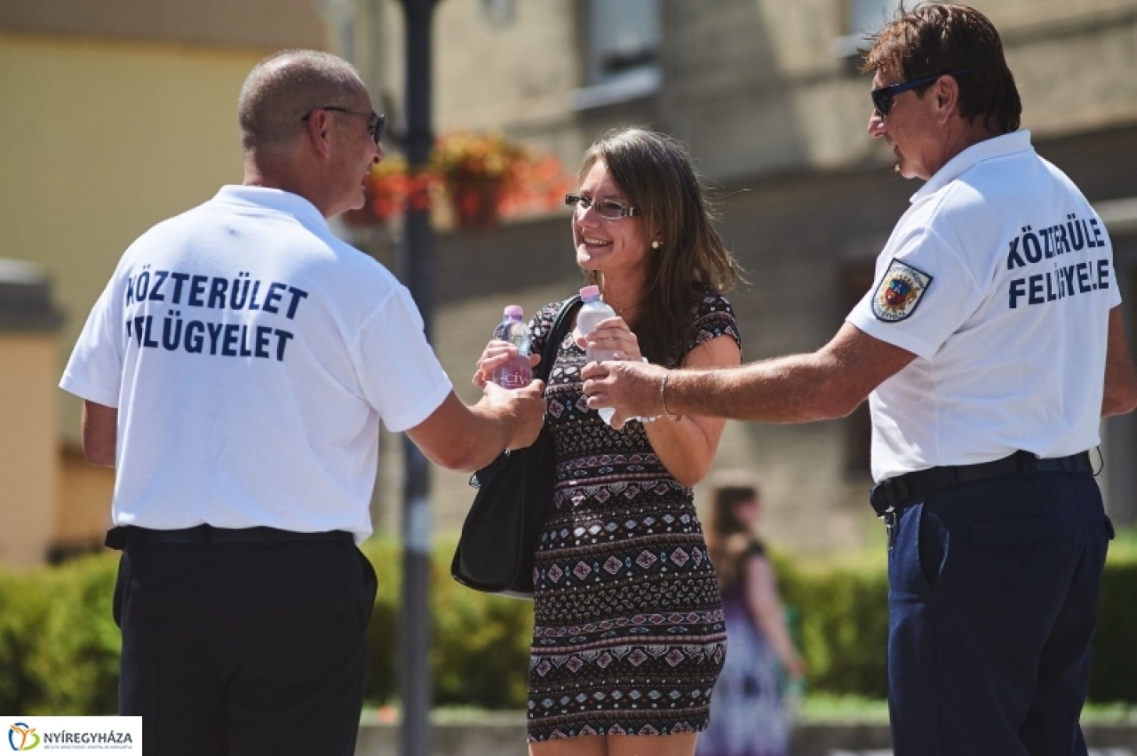 Vízosztás a hőségben