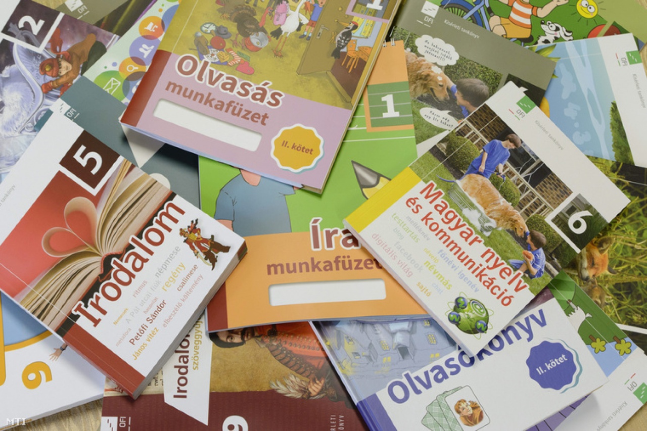 Milliárdok tankönyvekre