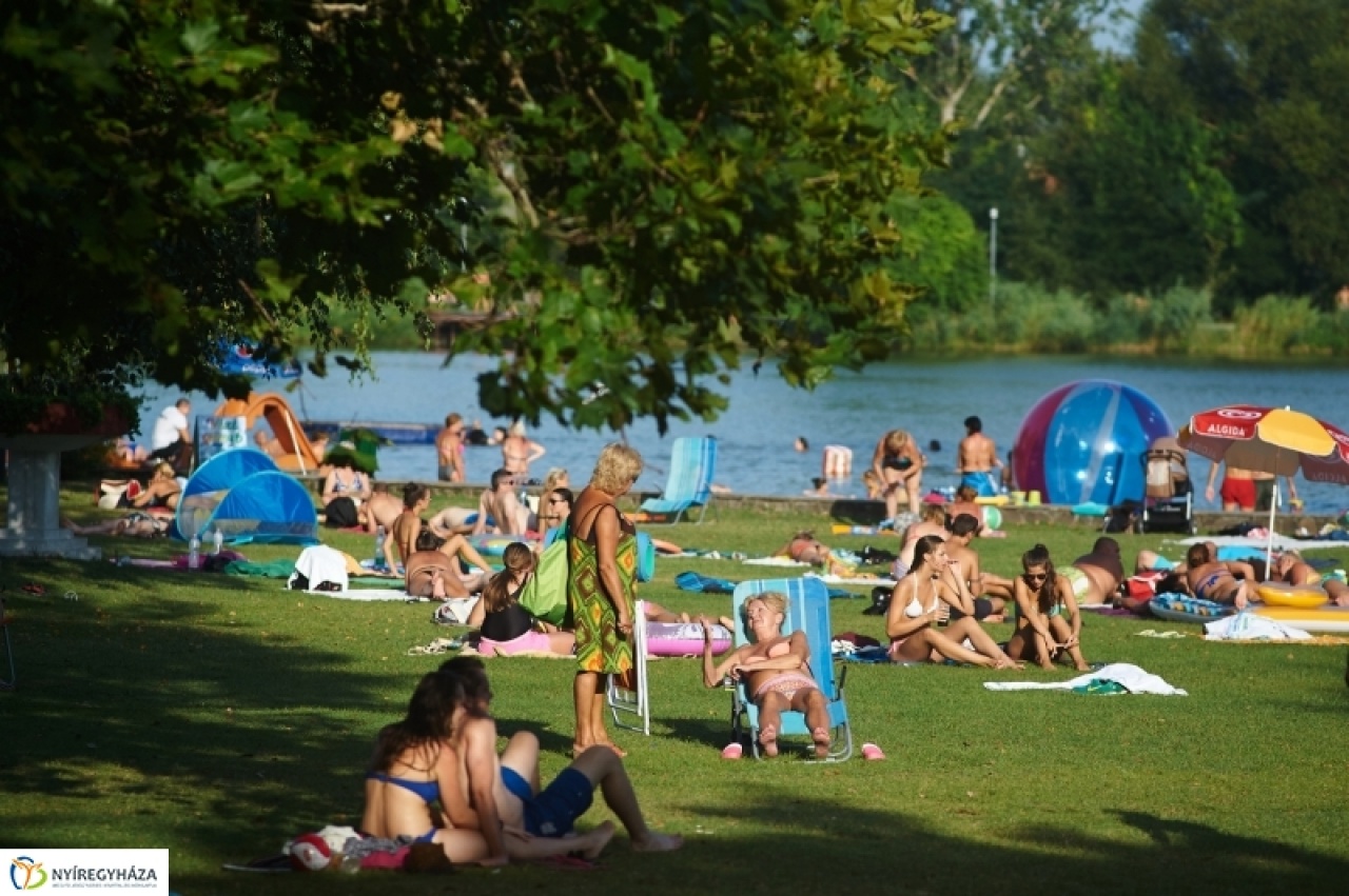Egy nyári este a Tófürdőn