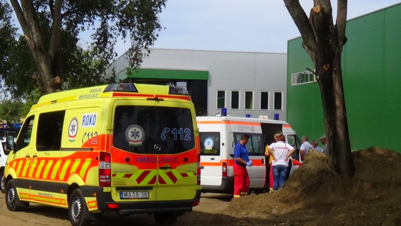 Nem pihennek a mentősök