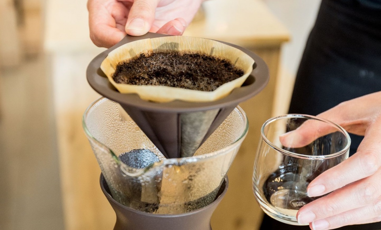 Kávézaccból energiát nyerő eljárásokat tesztelnek