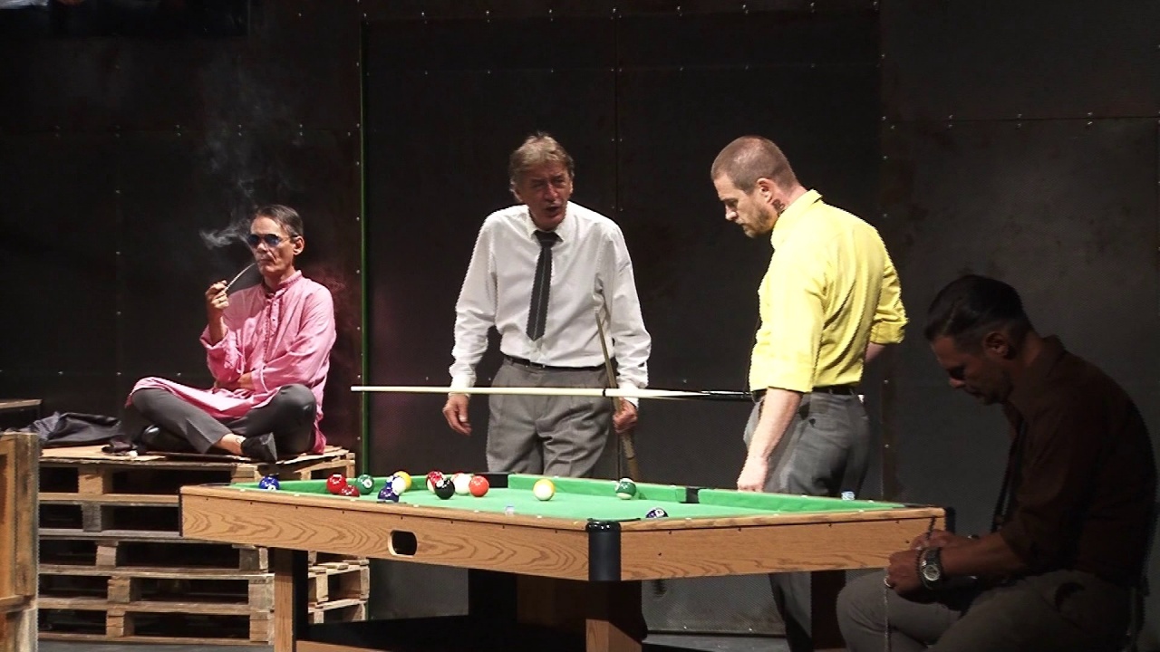 Ritkán folyik ennyi vér a színházban