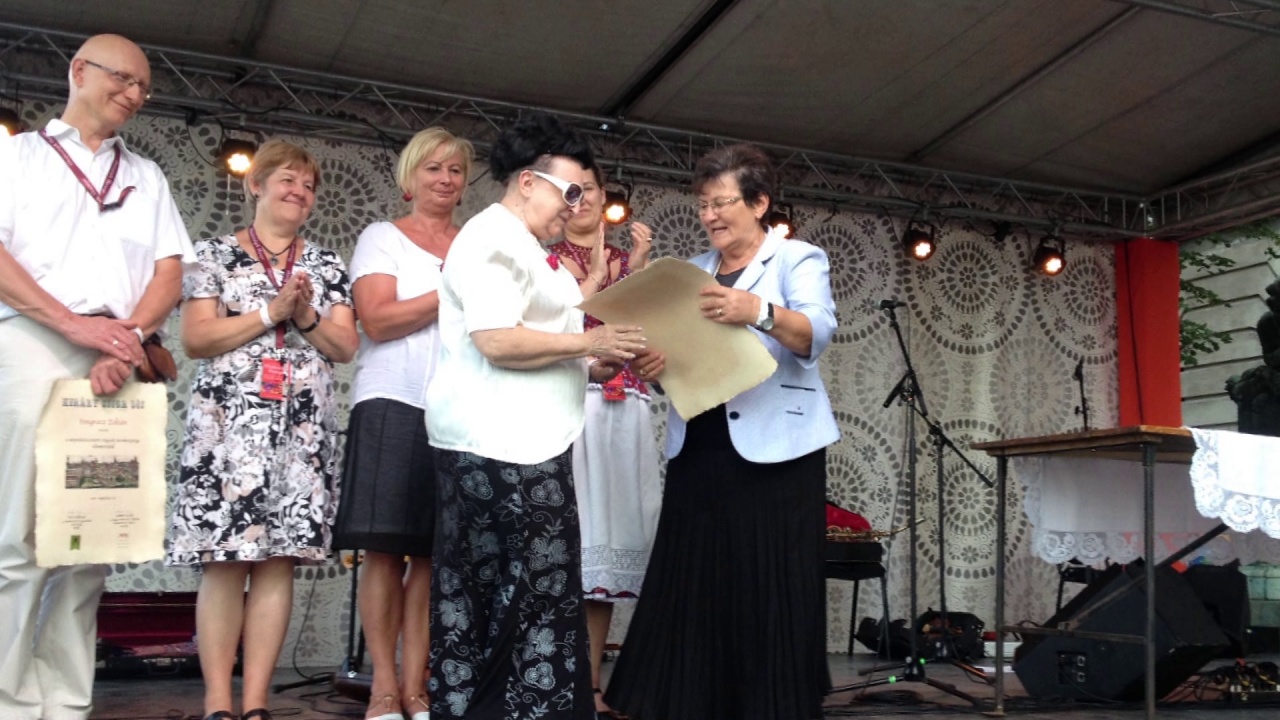 Aranykoszorús népi iparművész