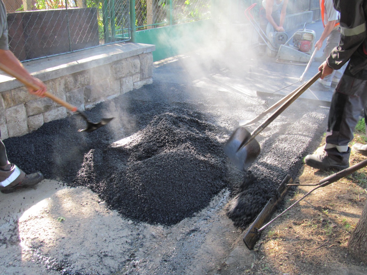 Járdafelújítás a Toldi utcán