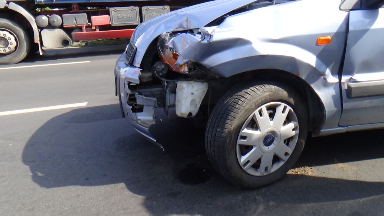 Három gépjármű ütközött