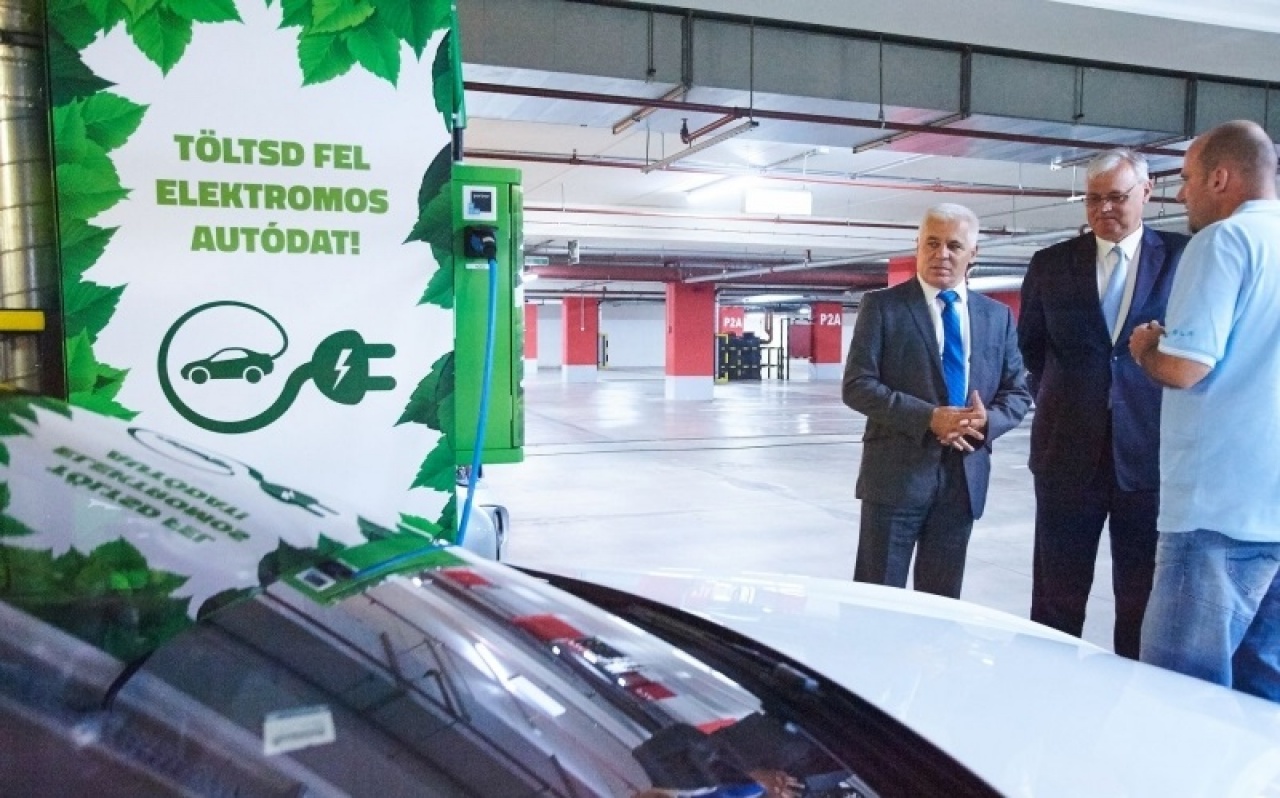 Rövidhírek szeptember 8-án